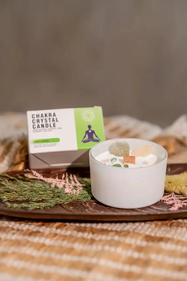Lumânare chakra inimii cu cristale 175 gr