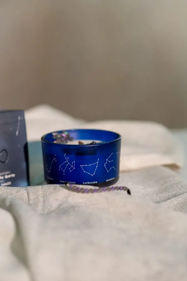 Lumânare parfumată cu cristale și brățară Capricorn 175 gr 8 Lumânare cu cristale și brățară Capricorn 175 gr