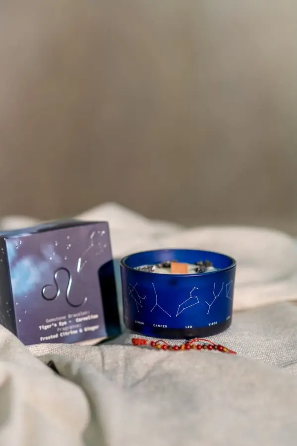 Lumânare parfumată cu cristale și brățară Leu 175 gr 8 Lumânare cu cristale și brățară Leu 175 gr