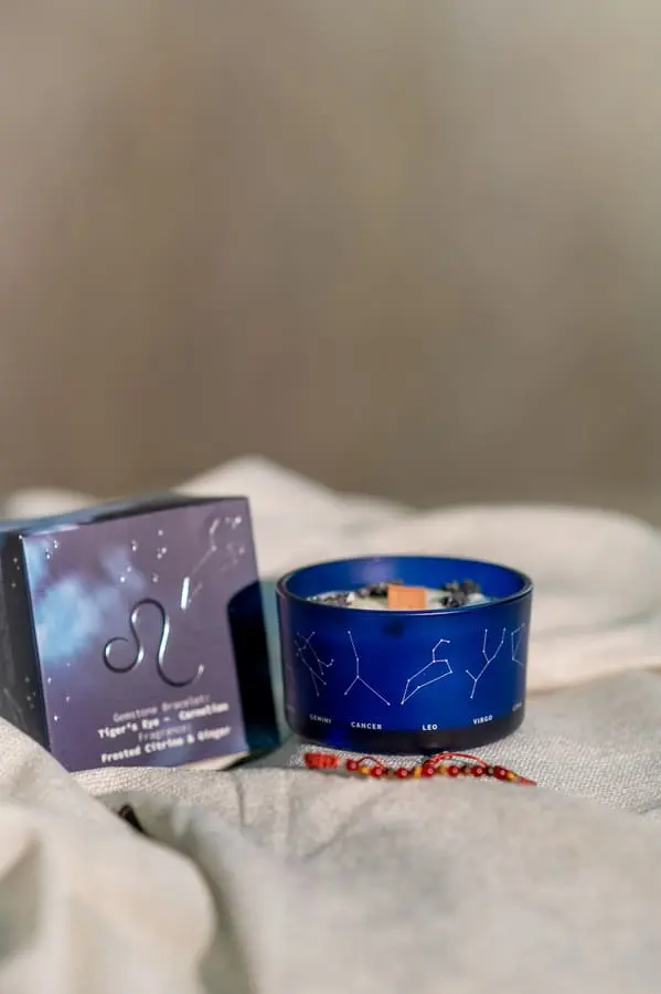 Lumânare parfumată cu cristale și brățară Leu 175 gr 9 Lumânare cu cristale și brățară Leu 175 gr