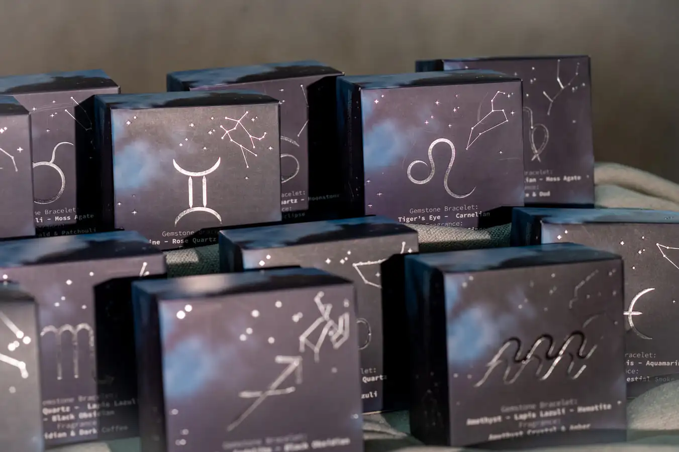 Lumânare parfumată cu cristale și brățară Balanță 175 gr 8 Lumânare cu cristale zodii 175 gr