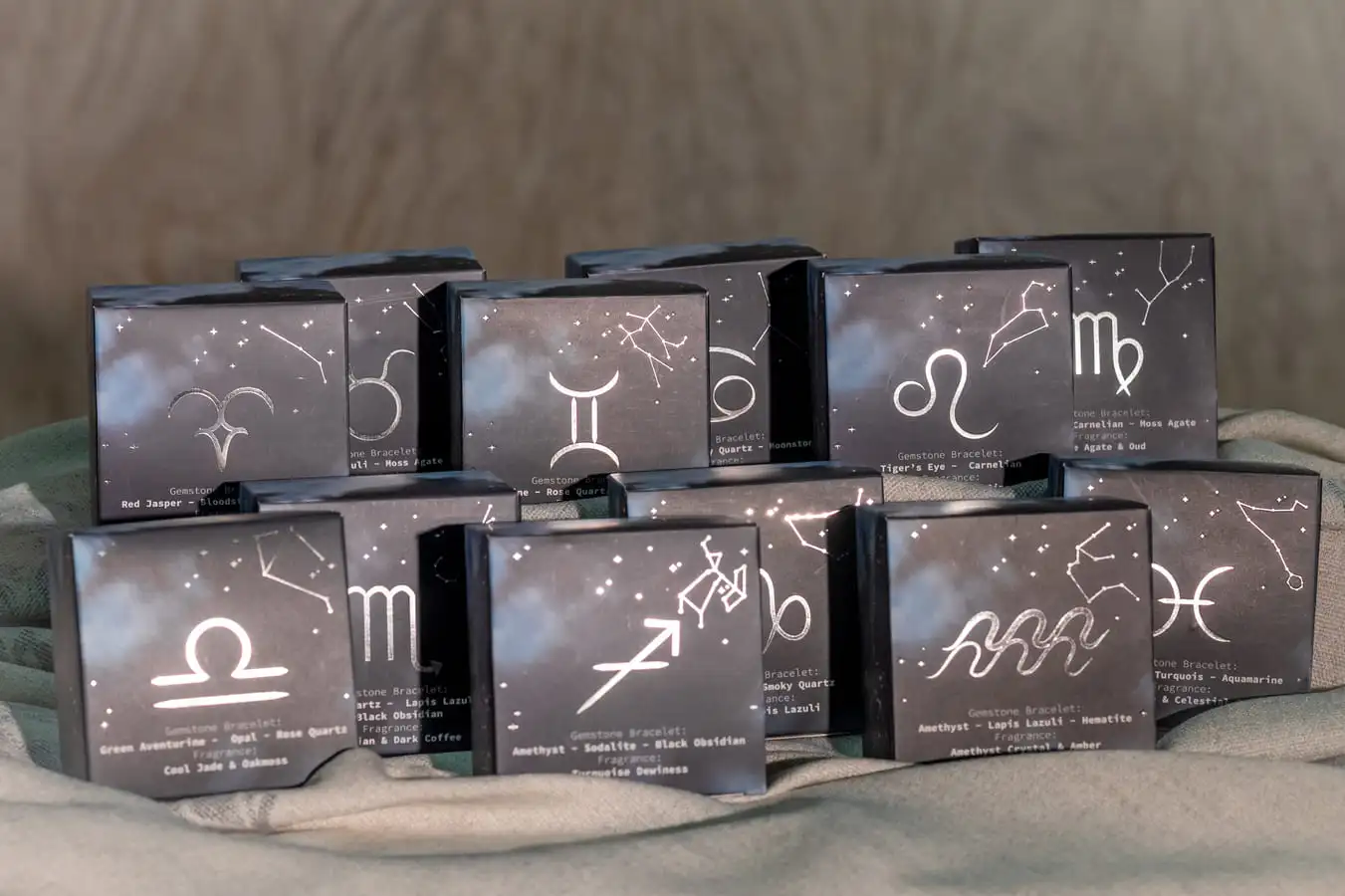 Lumânare parfumată cu cristale și brățară Taur 175 gr 9 Lumânare cu cristale zodii 175 gr