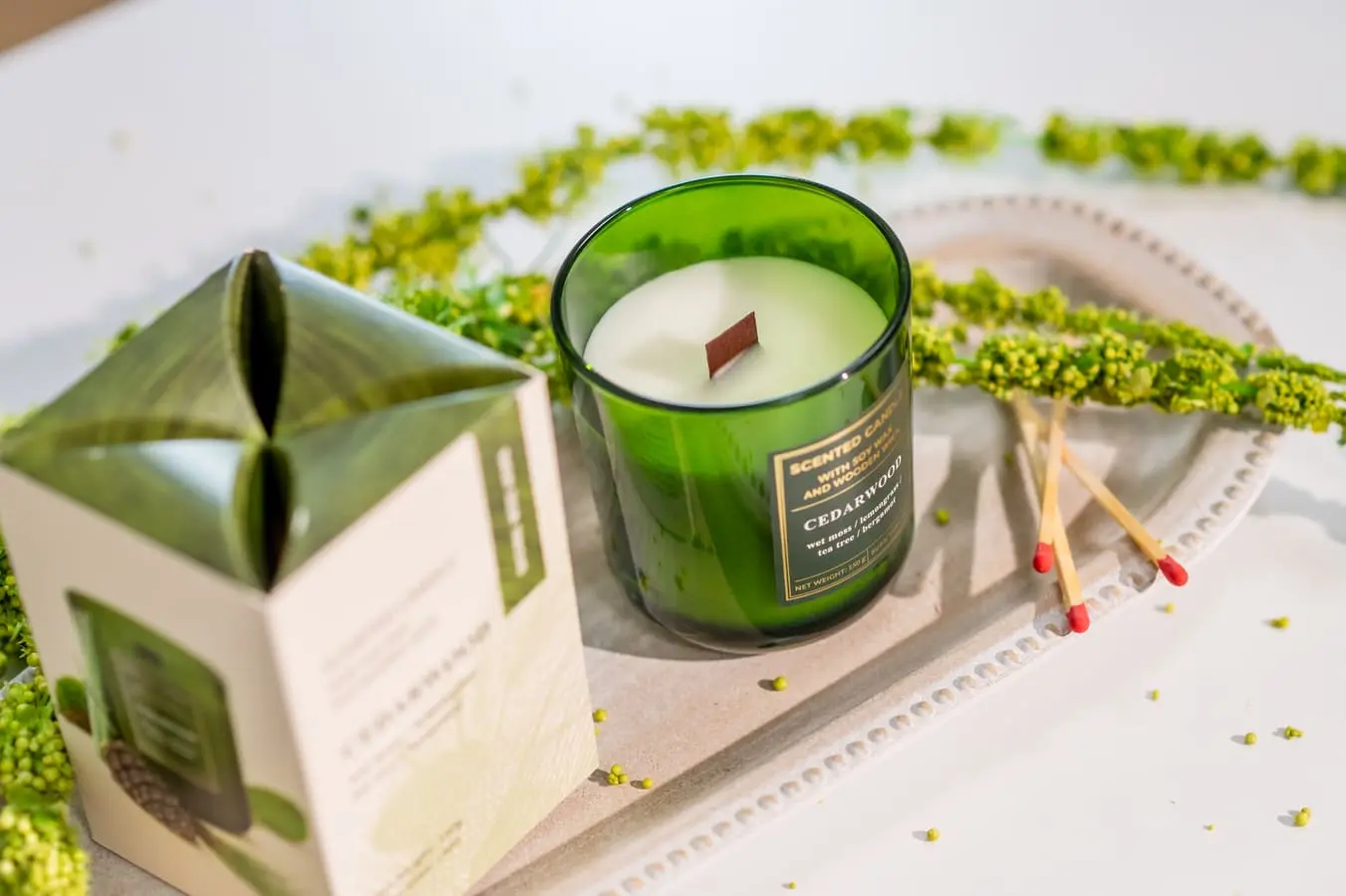 Lumânare parfumată Original Wood Aroma cedarwood 150 gr 1 Lumânare Original Wood Aroma cedarwood 150 gr