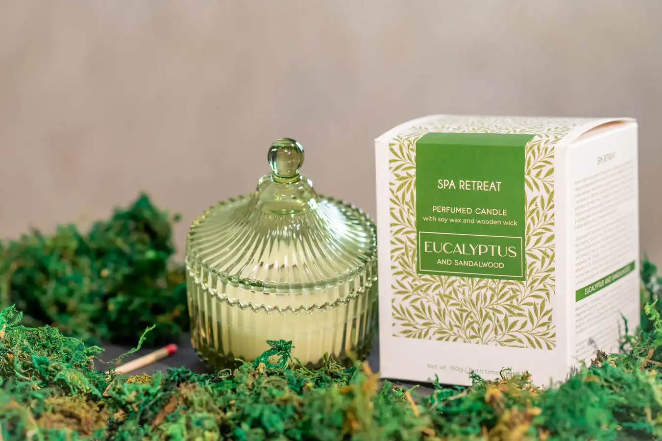 Lumânare parfumată Spa Retreat eucalipt și sandalwood 150 gr 1 Lumânare Spa Retreat eucalipt și sandalwood 150 gr