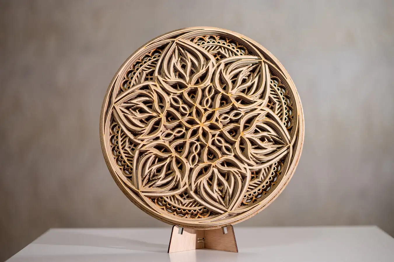 Mandală decor / Tablou decorativ din lemn multistrat Man 25 1 Mandală decor / Tablou decorativ din lemn multistrat Man 25